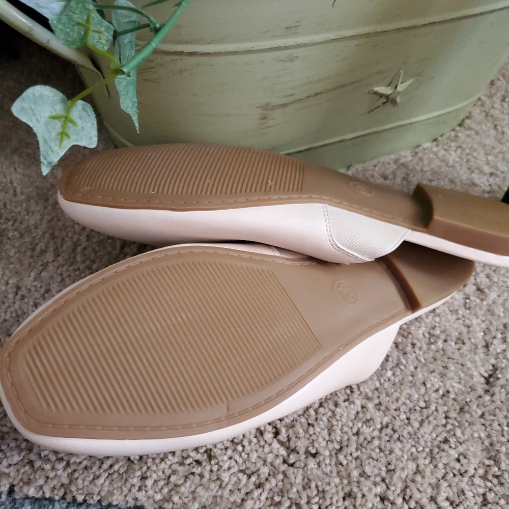 Universal Thread Mules - Picture 3 of 3